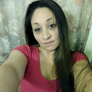 Meet your Posher, Desiree